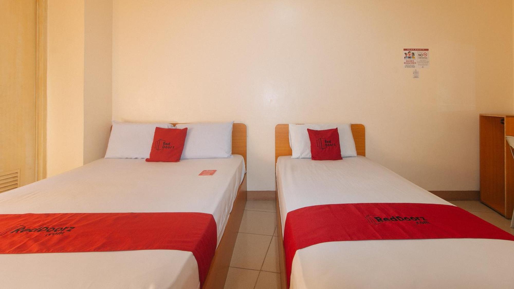 Reddoorz @ Asiana Pension Inn Mandawe Exteriér fotografie